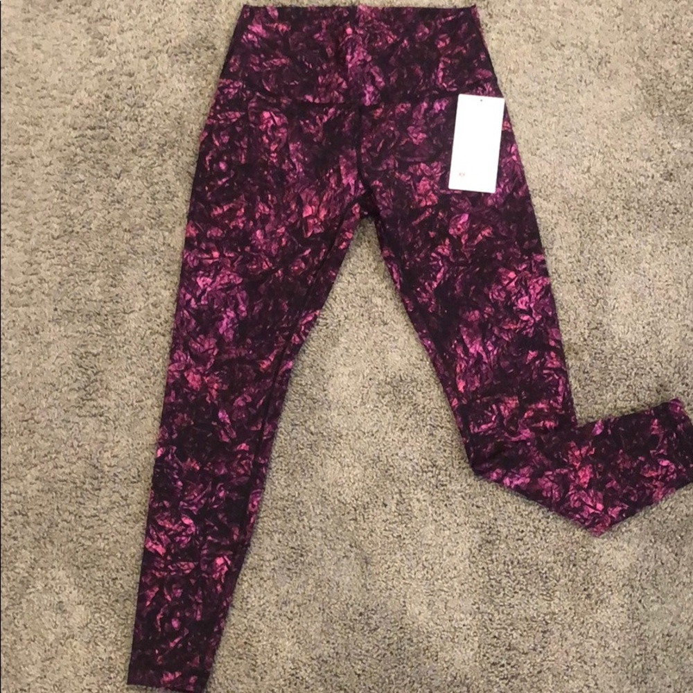 LULULEMON *